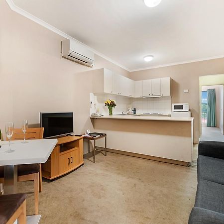 Punt Road Apartment Hotel Мельбурн Экстерьер фото