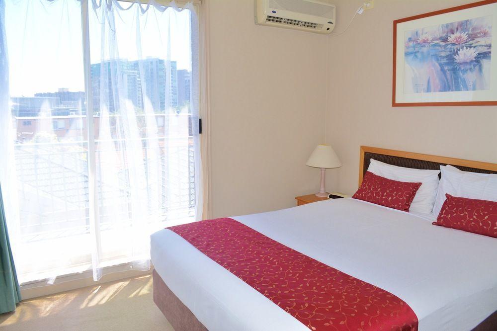 Punt Road Apartment Hotel Мельбурн Экстерьер фото