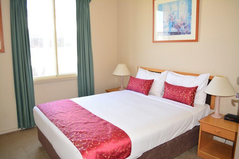 Punt Road Apartment Hotel Мельбурн Экстерьер фото