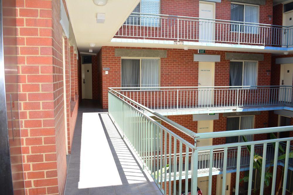 Punt Road Apartment Hotel Мельбурн Экстерьер фото