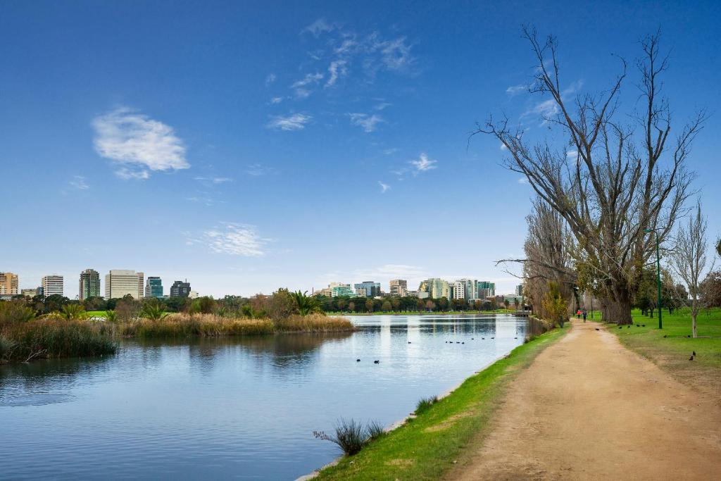 Punt Road Apartment Hotel Мельбурн Экстерьер фото