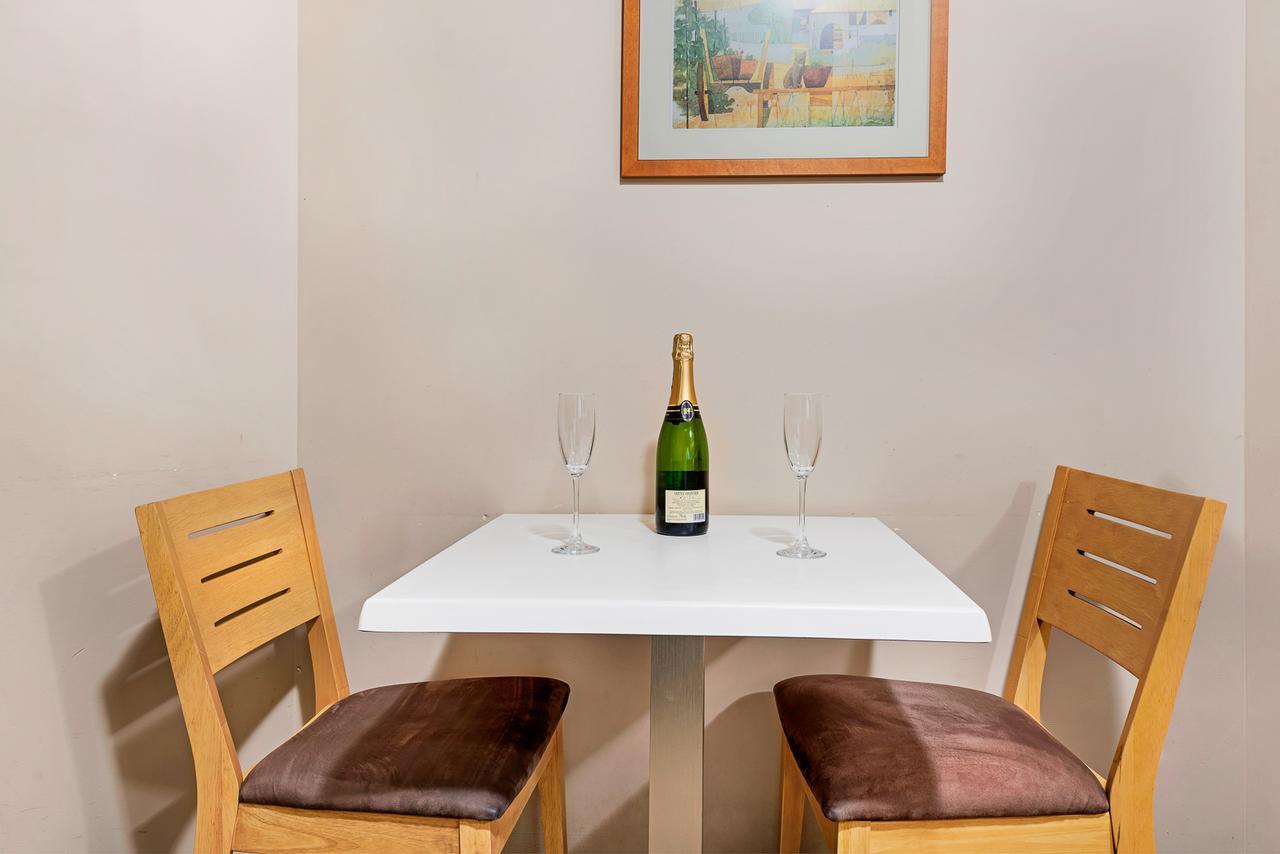 Punt Road Apartment Hotel Мельбурн Экстерьер фото