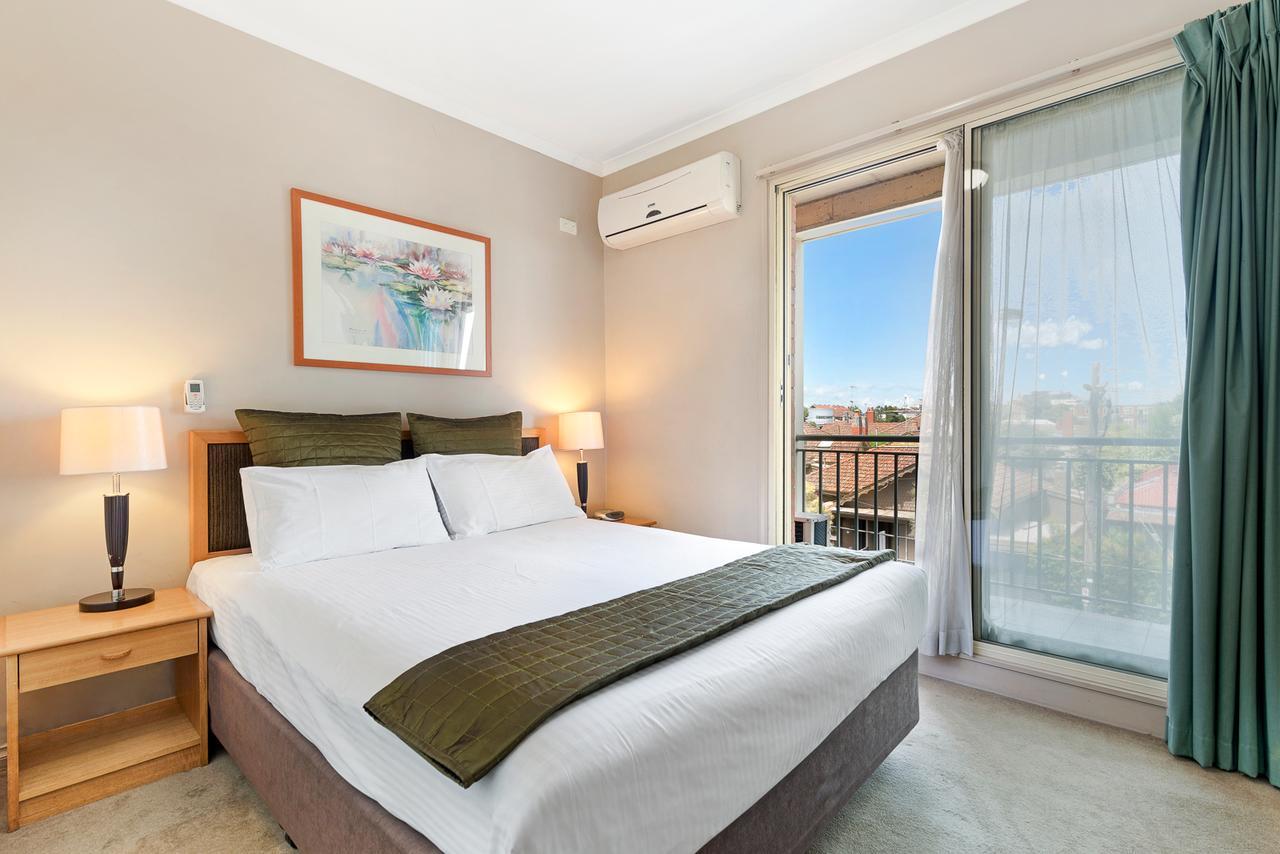 Punt Road Apartment Hotel Мельбурн Экстерьер фото