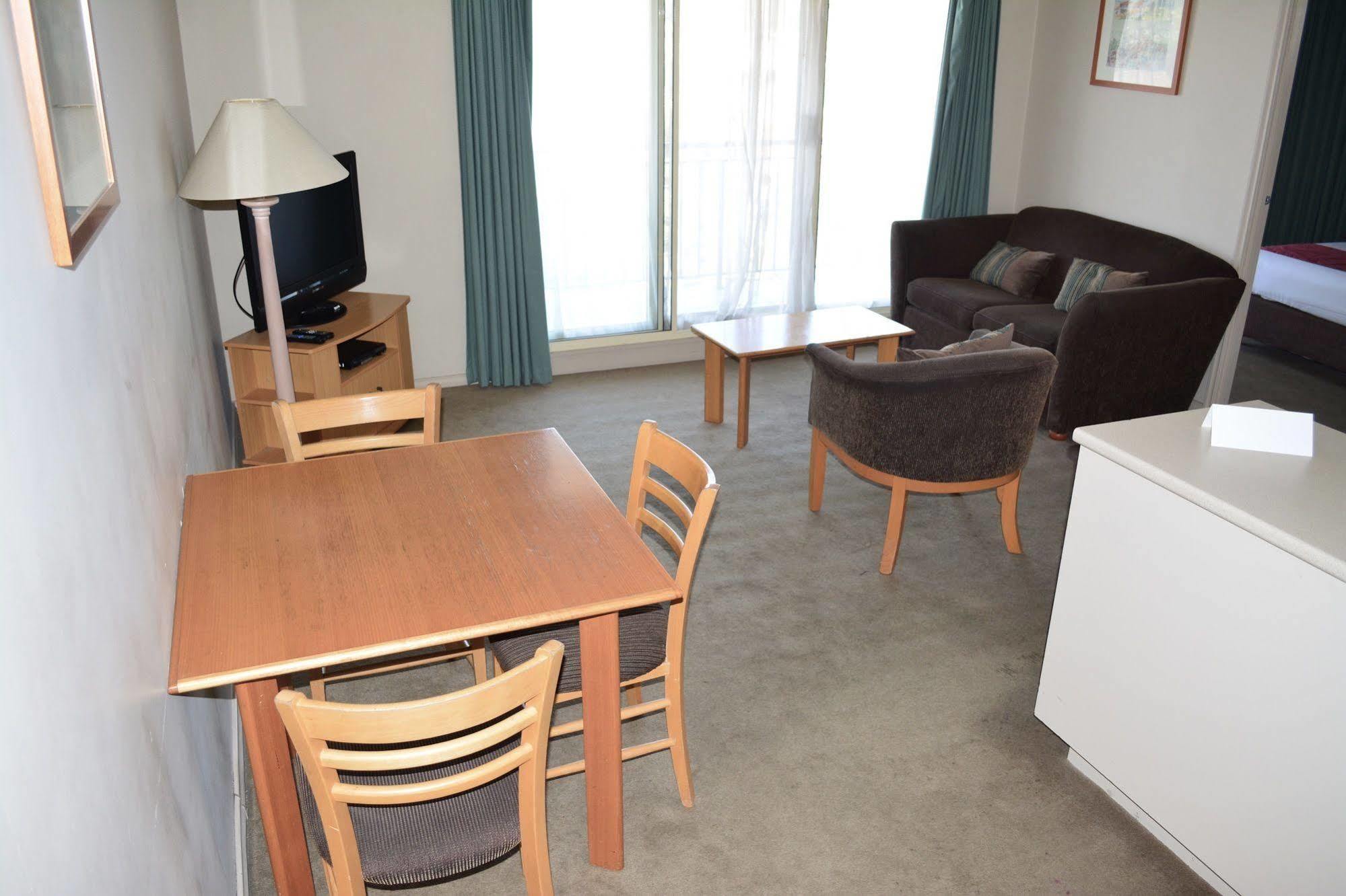 Punt Road Apartment Hotel Мельбурн Экстерьер фото