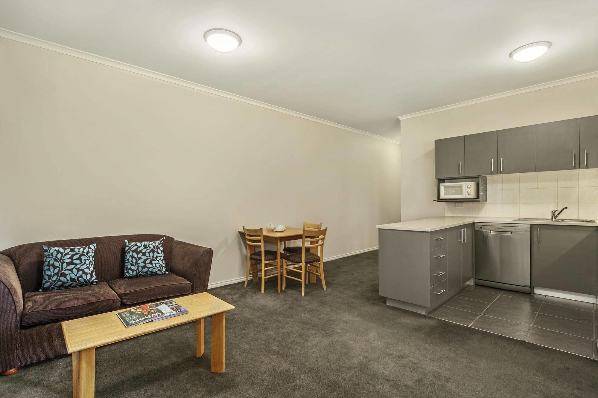 Punt Road Apartment Hotel Мельбурн Экстерьер фото