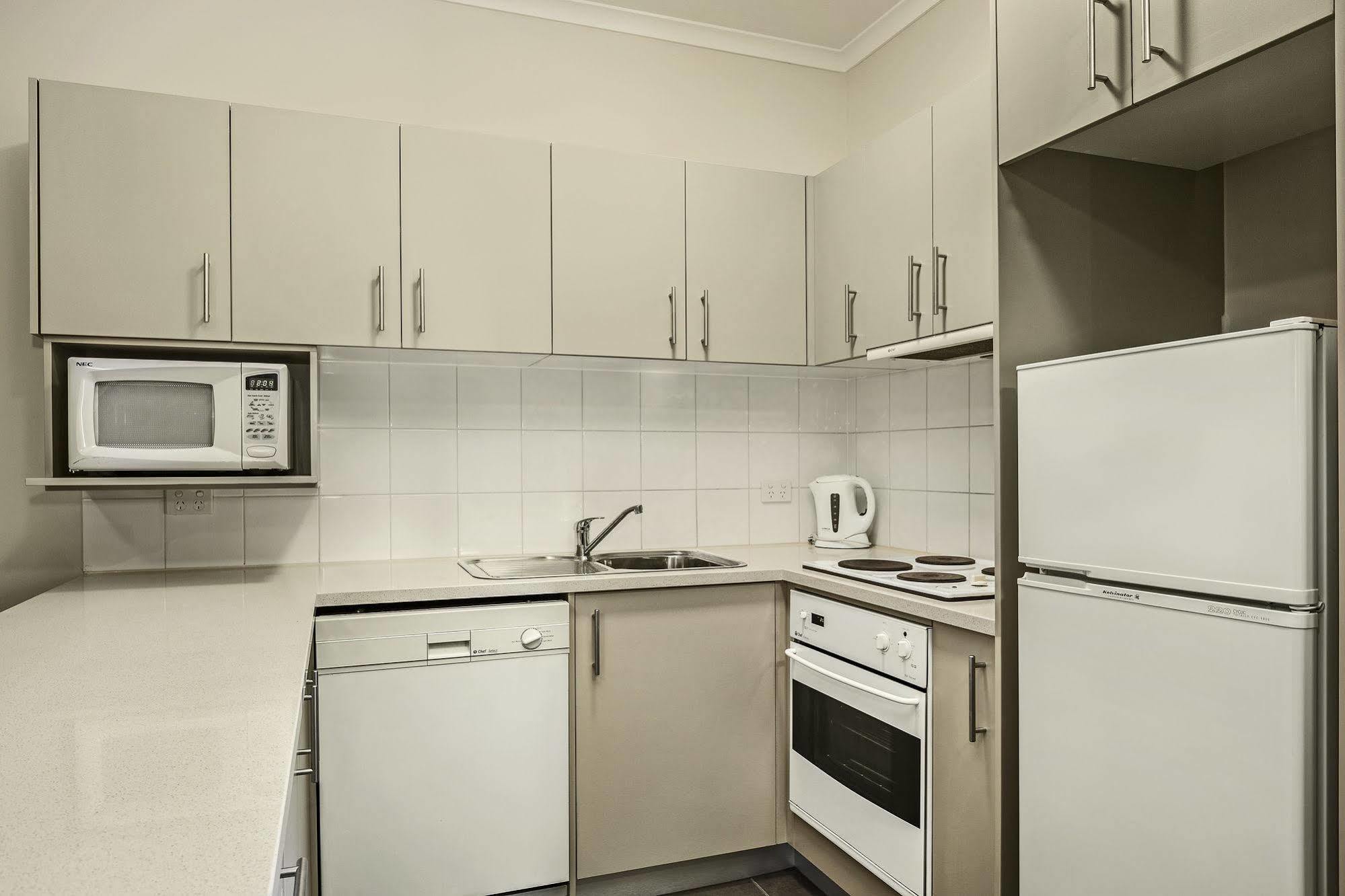 Punt Road Apartment Hotel Мельбурн Экстерьер фото