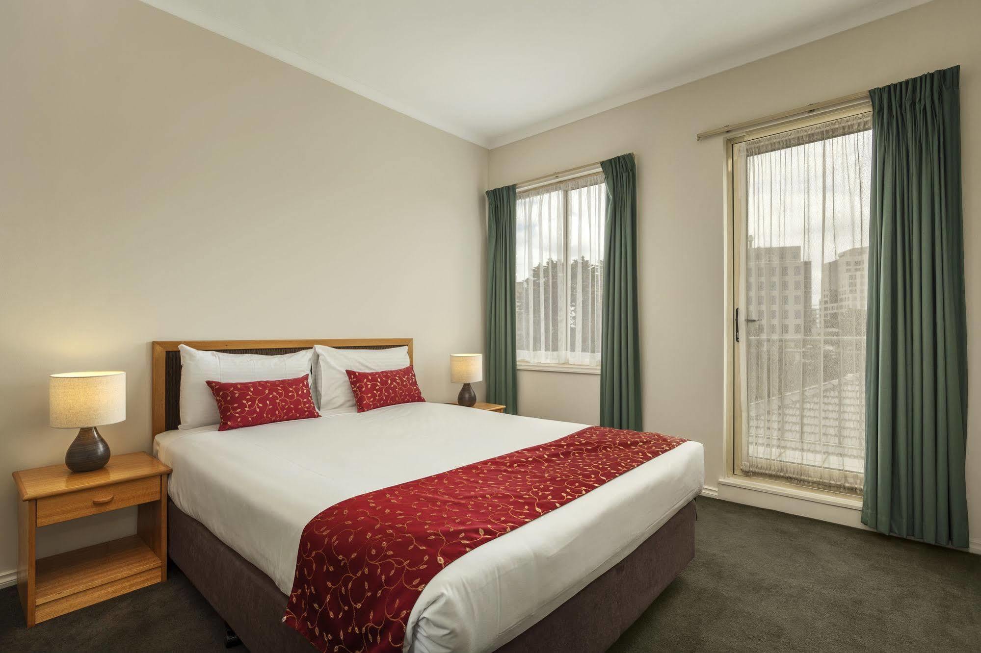 Punt Road Apartment Hotel Мельбурн Экстерьер фото